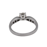 07_IHRSCHMUCK_Solitär Verlobungsring Vorsteckring, 750er Weißgold, Brillant round cut und Diamanten Seitlich