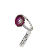 004_02_ 750er Weißgoldring mit einem blütenförmigen Ringkopf besetzt mit Brillanten, Rubinen und pinken Saphiren