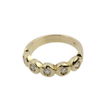 02_IHRSCHMUCK_Halb Memoryring mit 5 rundgefassten Brillanten